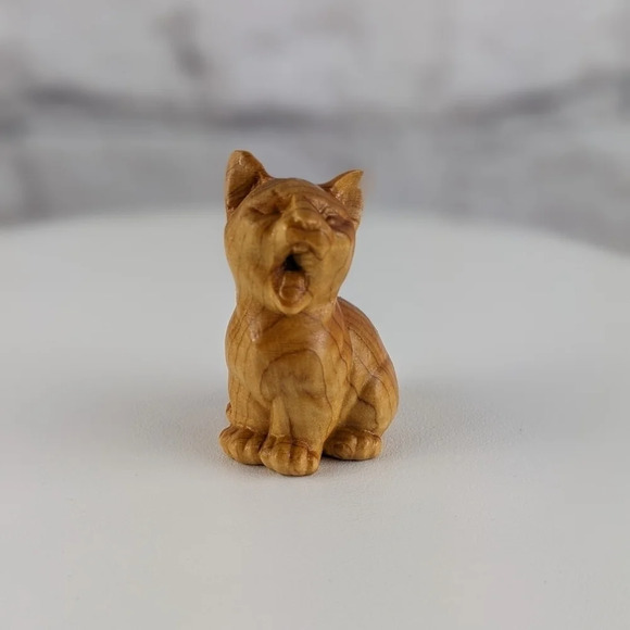 Wooden hand carved cat figurine, yawning, kitty cat, ginger orange feline - Picture 2 of 7